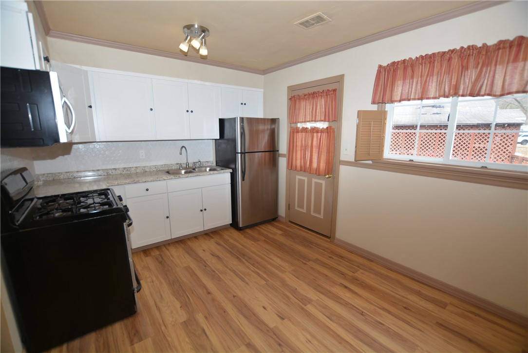 Natrona Hts/Harrison Twp., Pennsylvania 15065, United States, 2 Bedrooms Bedrooms, ,1 BathroomBathrooms,Residential,Contingent,80630