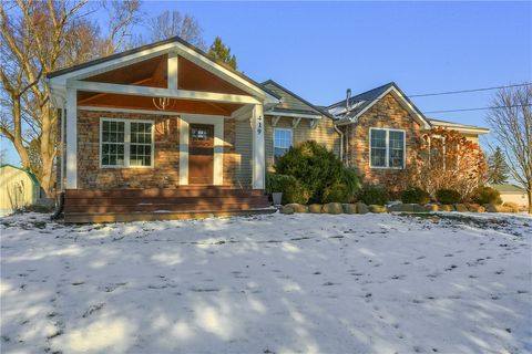 Photo of 419 Bon Aire Ave, New Castle, PA 16105 (MLS # 1735704)