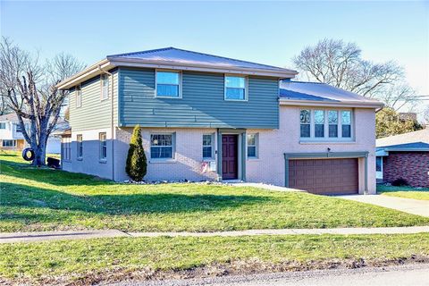 Photo of 384 Union St, Uniontown, PA 15401 (MLS # 1735284)