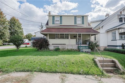 Photo of 1622 4th Ave, Ford City, PA 16226 (MLS # 1729850)