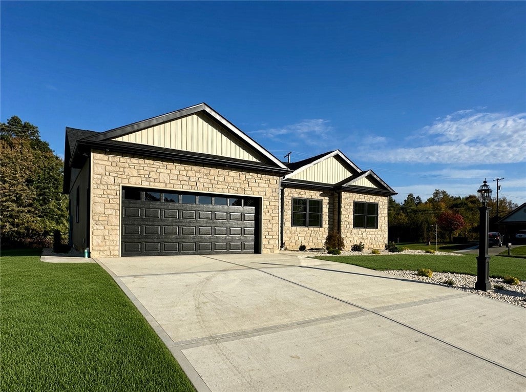 2970 Green Leaf Crt