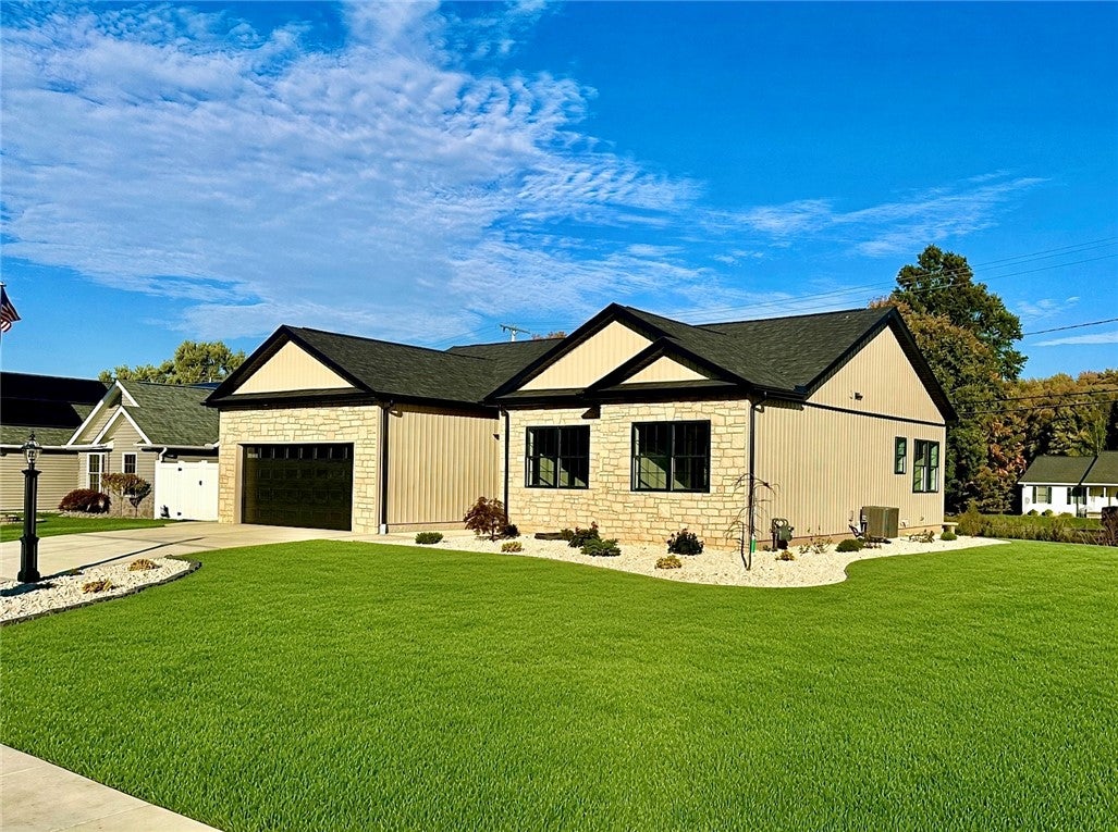 2970 Green Leaf Crt