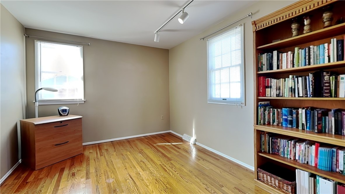 McCandless, Pennsylvania 15237, United States, 4 Bedrooms Bedrooms, ,3 BathroomsBathrooms,Residential,Contingent,87127