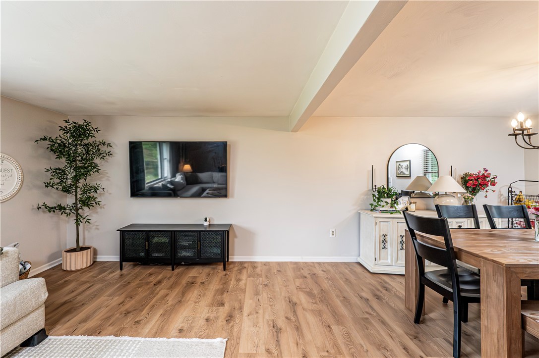 Hempfield Twp, Pennsylvania 15642, United States, 3 Bedrooms Bedrooms, ,2 BathroomsBathrooms,Residential,Active,230377