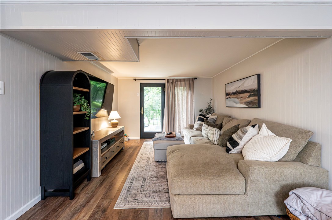 Hempfield Twp, Pennsylvania 15642, United States, 3 Bedrooms Bedrooms, ,2 BathroomsBathrooms,Residential,Active,230377