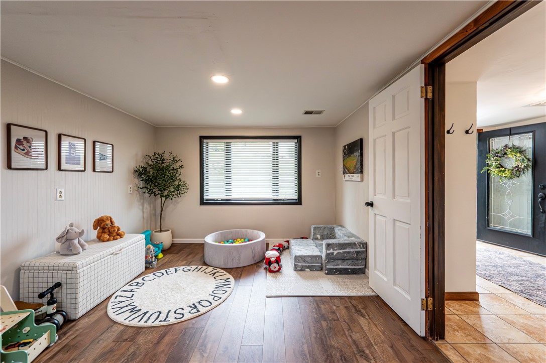 Hempfield Twp, Pennsylvania 15642, United States, 3 Bedrooms Bedrooms, ,2 BathroomsBathrooms,Residential,Active,230377