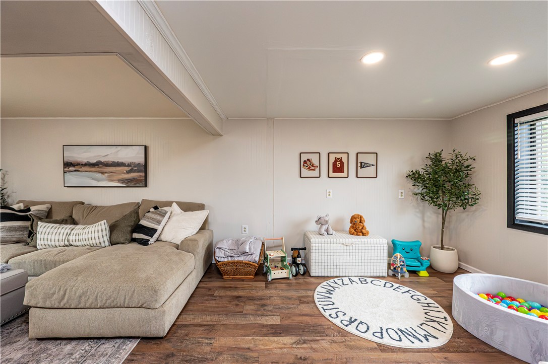 Hempfield Twp, Pennsylvania 15642, United States, 3 Bedrooms Bedrooms, ,2 BathroomsBathrooms,Residential,Active,230377