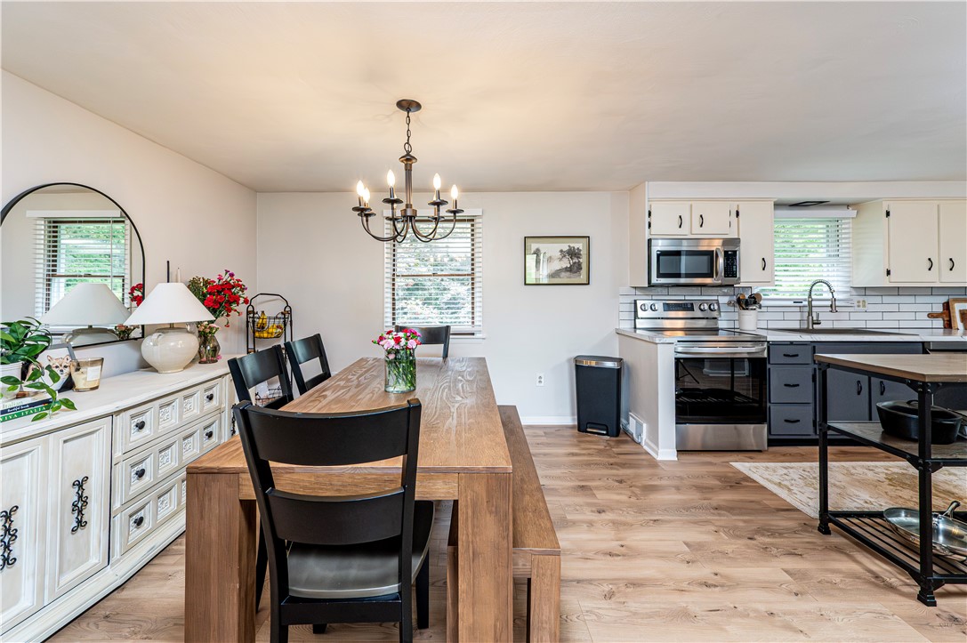 Hempfield Twp, Pennsylvania 15642, United States, 3 Bedrooms Bedrooms, ,2 BathroomsBathrooms,Residential,Active,230377