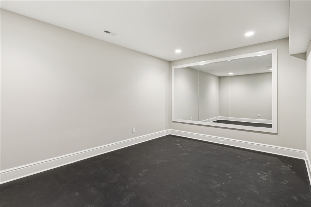 Marshall, Pennsylvania 15005, United States, 6 Bedrooms Bedrooms, ,6 BathroomsBathrooms,Residential,Active,240410