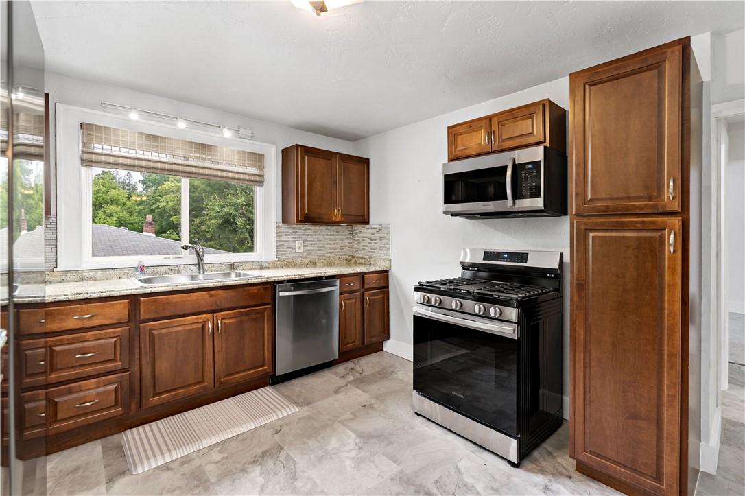 North Huntingdon, Pennsylvania 15642, United States, 3 Bedrooms Bedrooms, ,2 BathroomsBathrooms,Residential,Active,170360