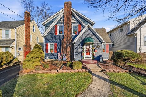 Photo of 1279 Griswold St, Sharon, PA 16146 (MLS # 1735498)