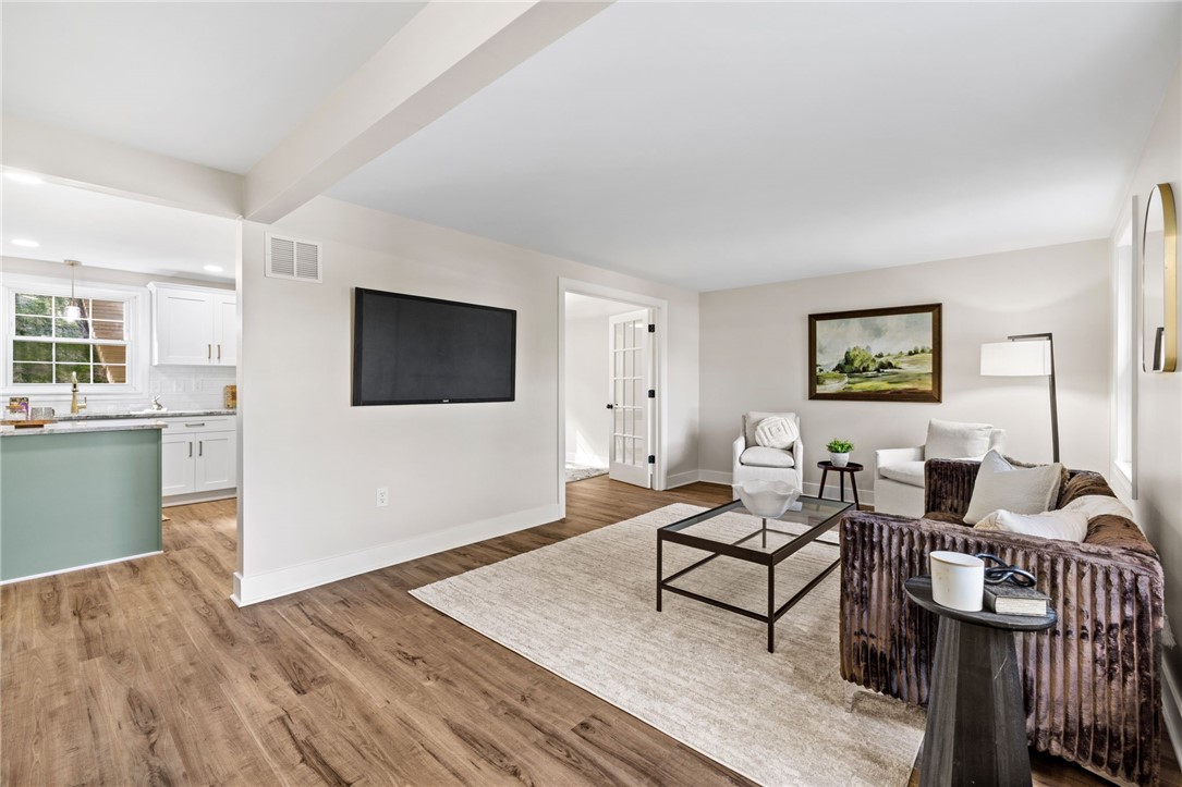 209 Glengarry Dr