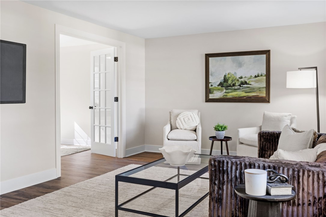 209 Glengarry Dr