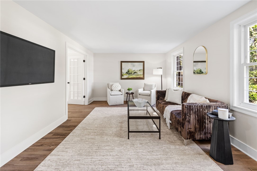 209 Glengarry Dr