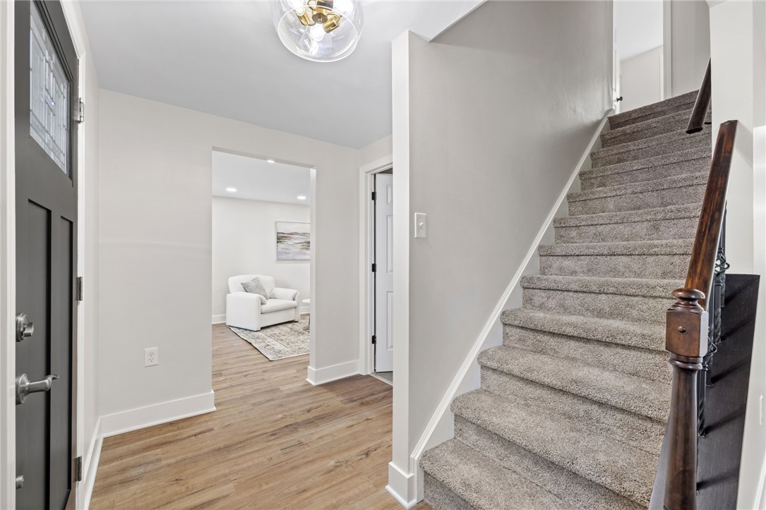 209 Glengarry Dr