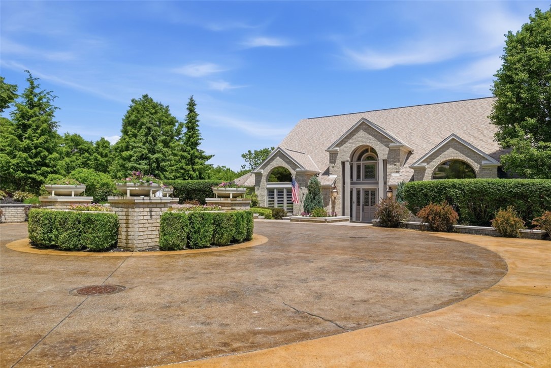 2500 Country Club Dr
