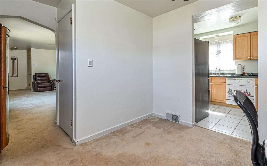 Ross Twp, Pennsylvania 15229, United States, 2 Bedrooms Bedrooms, ,2 BathroomsBathrooms,Residential,Active,94210