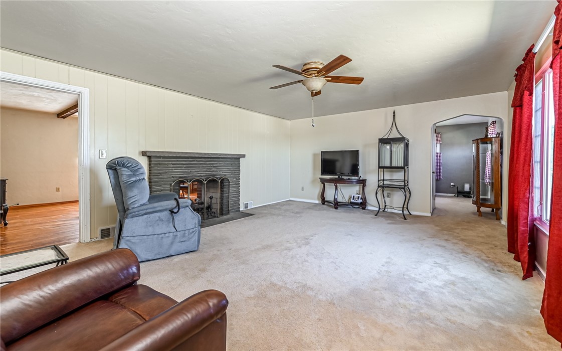 Ross Twp, Pennsylvania 15229, United States, 2 Bedrooms Bedrooms, ,2 BathroomsBathrooms,Residential,Active,94210