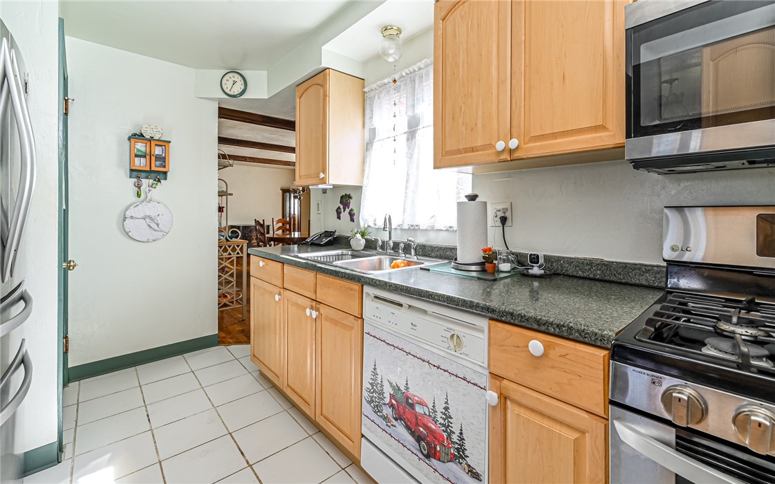 Ross Twp, Pennsylvania 15229, United States, 2 Bedrooms Bedrooms, ,2 BathroomsBathrooms,Residential,Active,94210