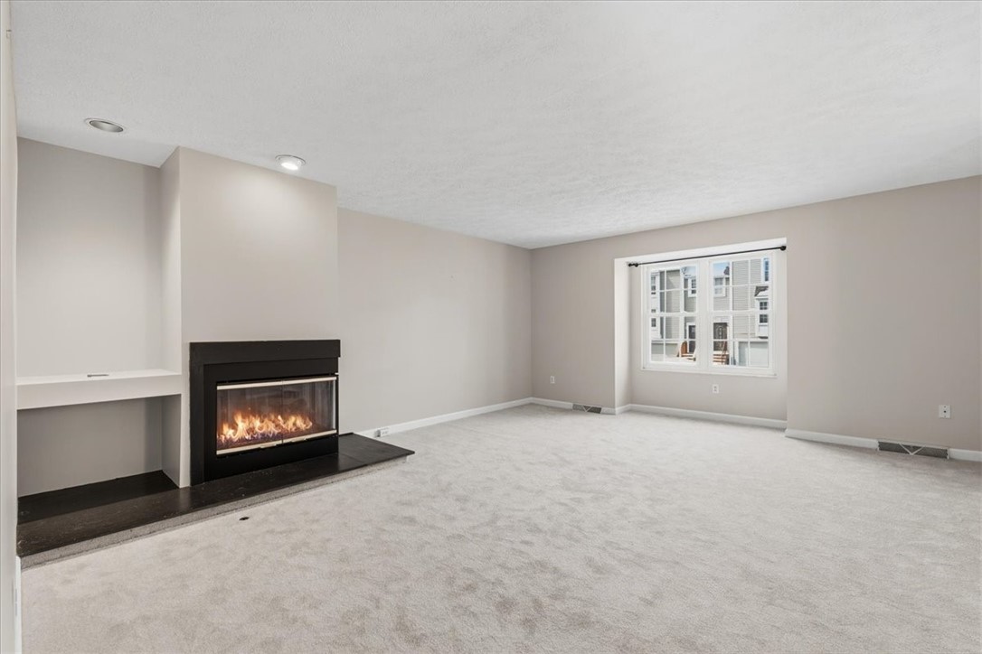 2643 Hunters Point Dr