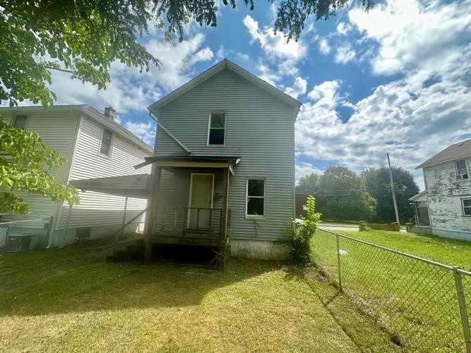 1000 Davis St