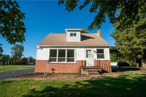 Photo of 3170 Dutch Ridge Rd, Beaver, PA 15009 (MLS # 1722754)