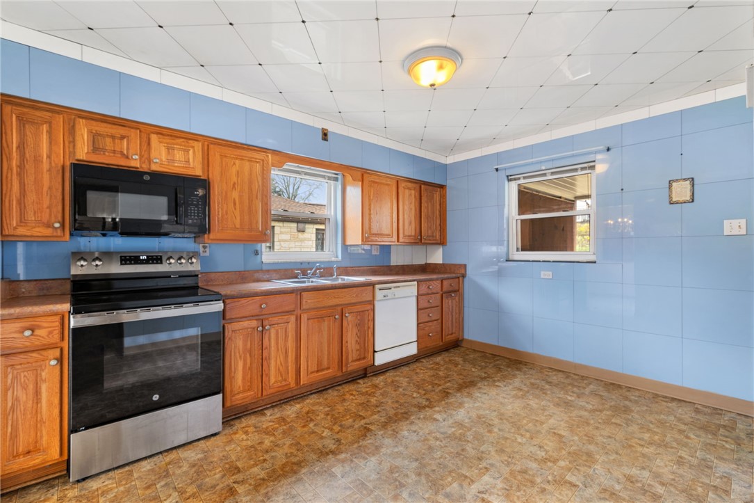 407 Maxwell Dr Dr, Whitehall, Pennsylvania image 12