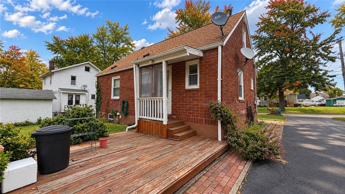19 Cecil Ave