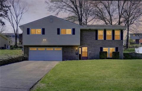 Photo of 6038 Dalmation Dr, Bethel Park, PA 15102 (MLS # 1748062)