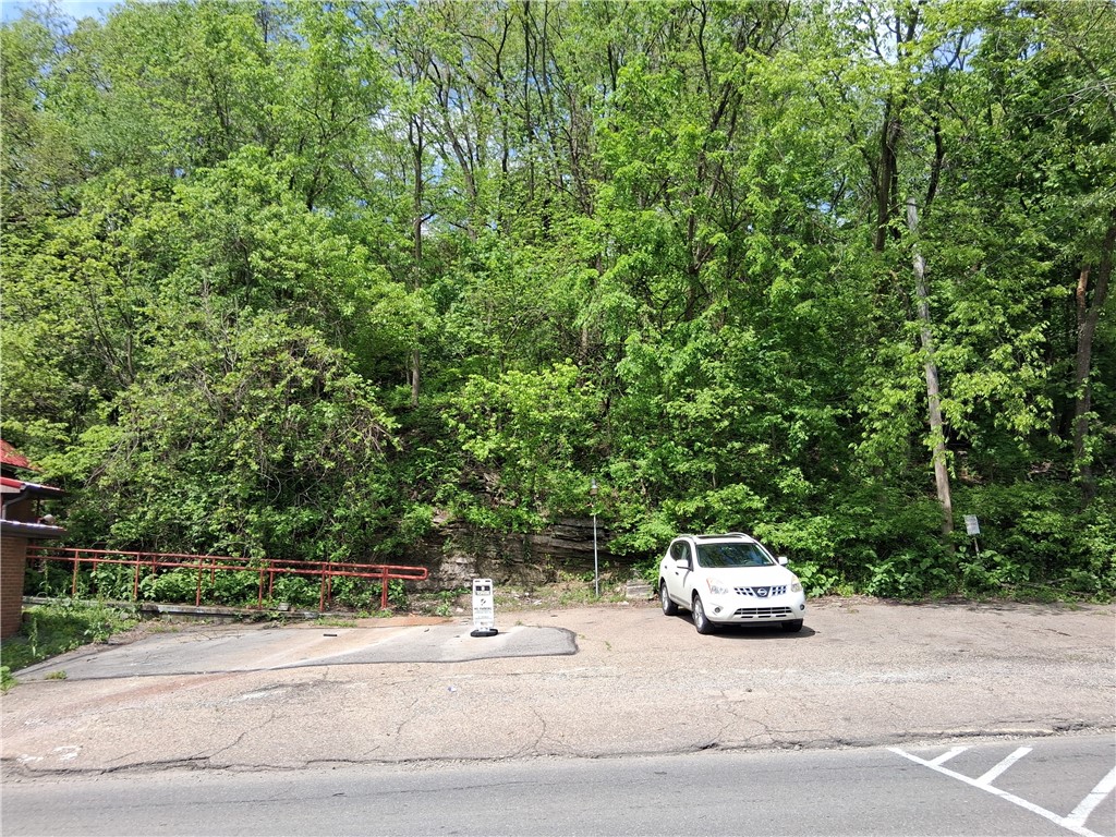 665 Bower Hill Road Rd, Bridgeville, Pennsylvania image 4