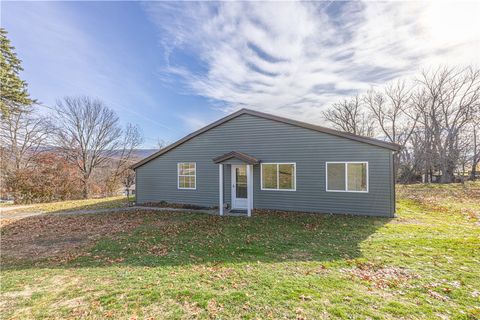 Photo of 156 Park Ave, Uniontown, PA 15401 (MLS # 1731851)