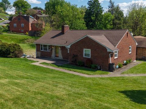 Homes For Sale - 504 Rolling Green Dr Dr<br/> Bethel Park, PA 15102