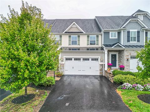2529 Adele Franklin Park PA 15143