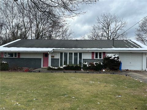 Photo of 990 Quaker Dr, Irwin, PA 15642 (MLS # 1733481)