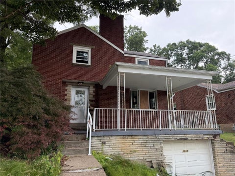 Photo of 1015 Glencoe Ave, Pittsburgh, PA 15220 (MLS # 1764396)