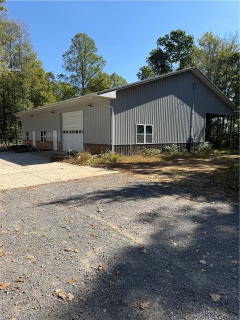 Photo of 205 Claytonia Rd Ave, Butler, PA 16001 (MLS # 1727447)