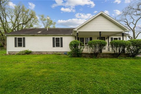 Photo of 2127 Bethel Church Rd, Indiana, PA 15701 (MLS # 1751386)