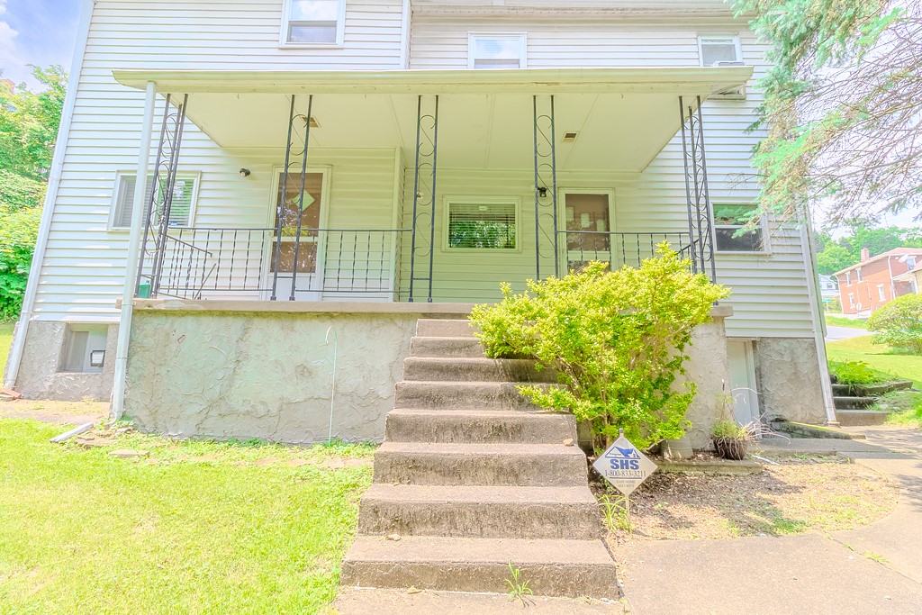 93 Semmens St