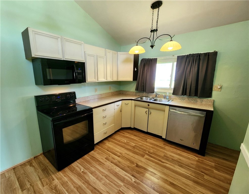2490 Victoria Dr Dr, Hermitage, Pennsylvania image 15