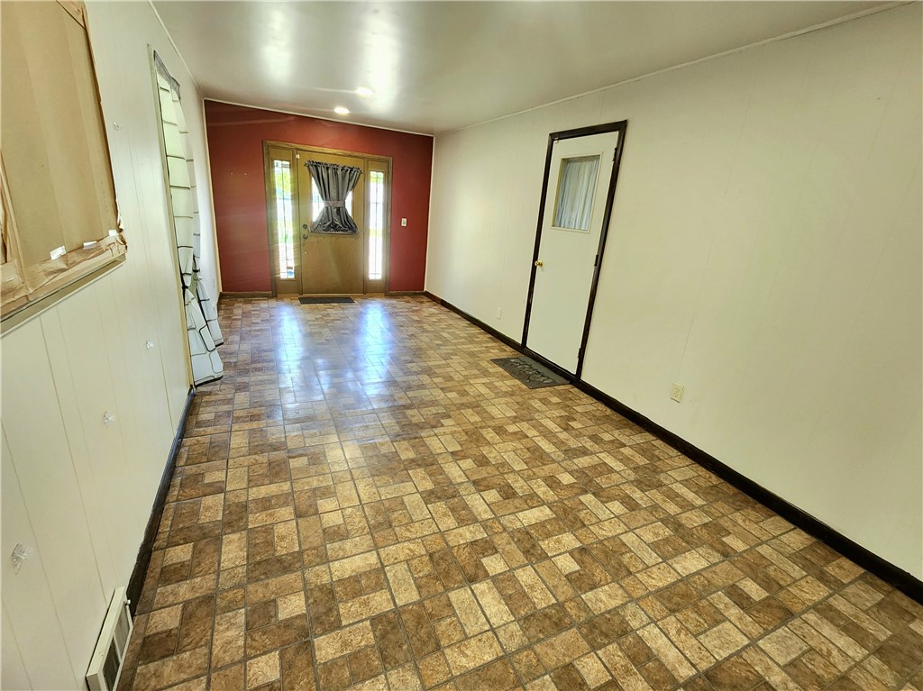2490 Victoria Dr Dr, Hermitage, Pennsylvania image 7