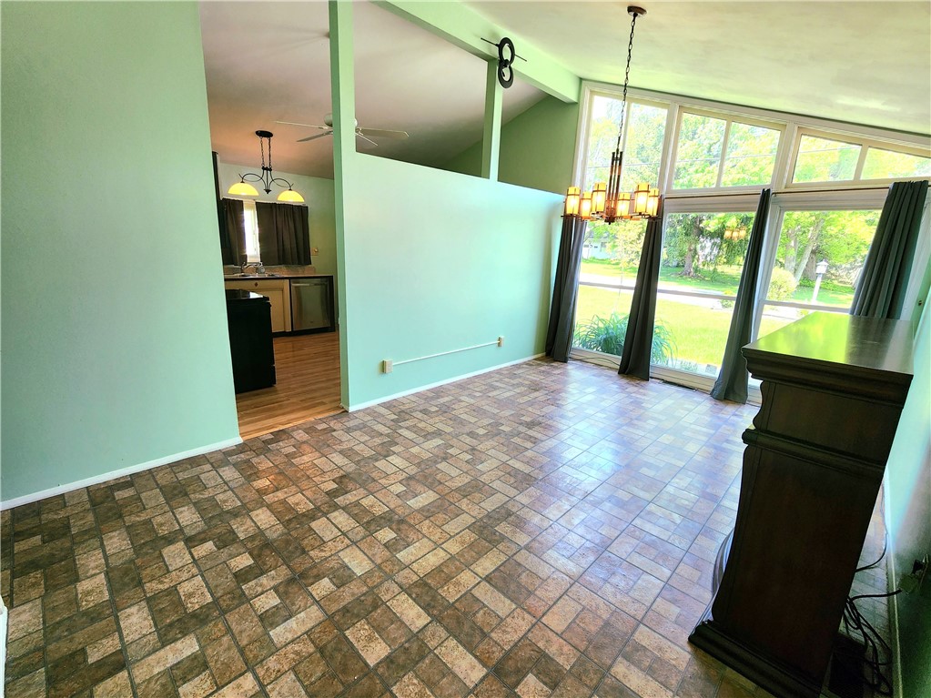 2490 Victoria Dr Dr, Hermitage, Pennsylvania image 11
