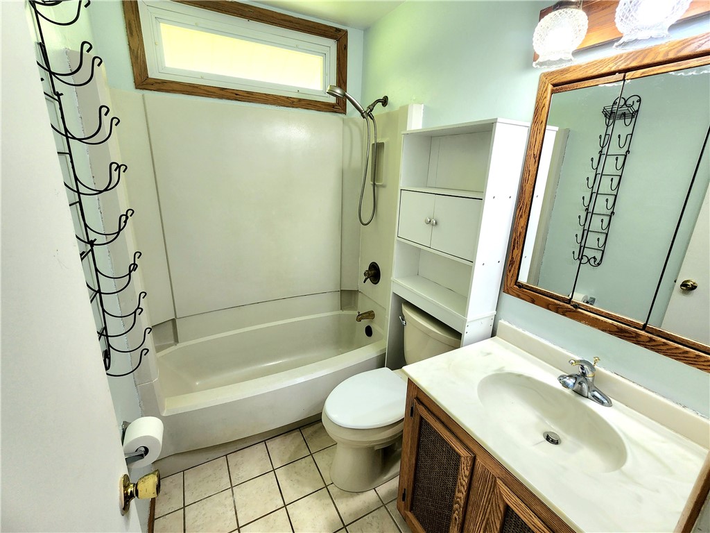 2490 Victoria Dr Dr, Hermitage, Pennsylvania image 25