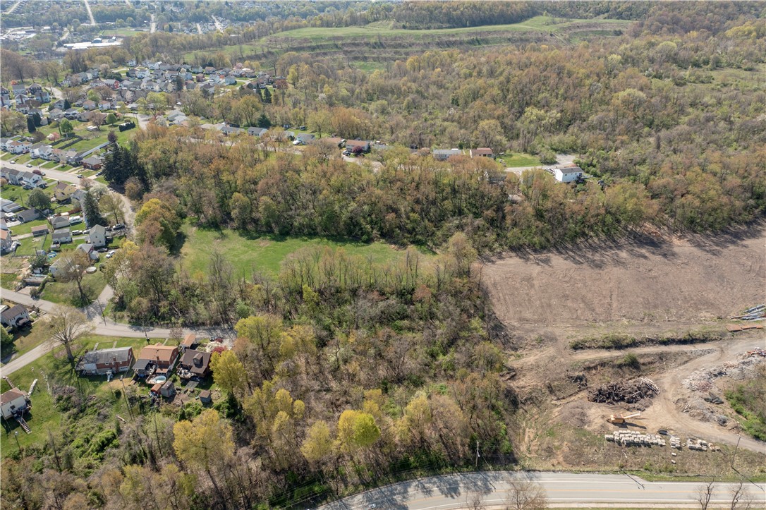 Lafeyette Drive, Clairton, Pennsylvania image 9