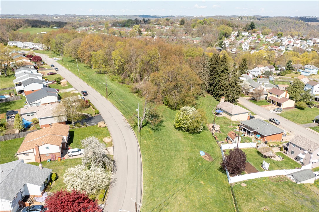 Lafeyette Drive, Clairton, Pennsylvania image 4