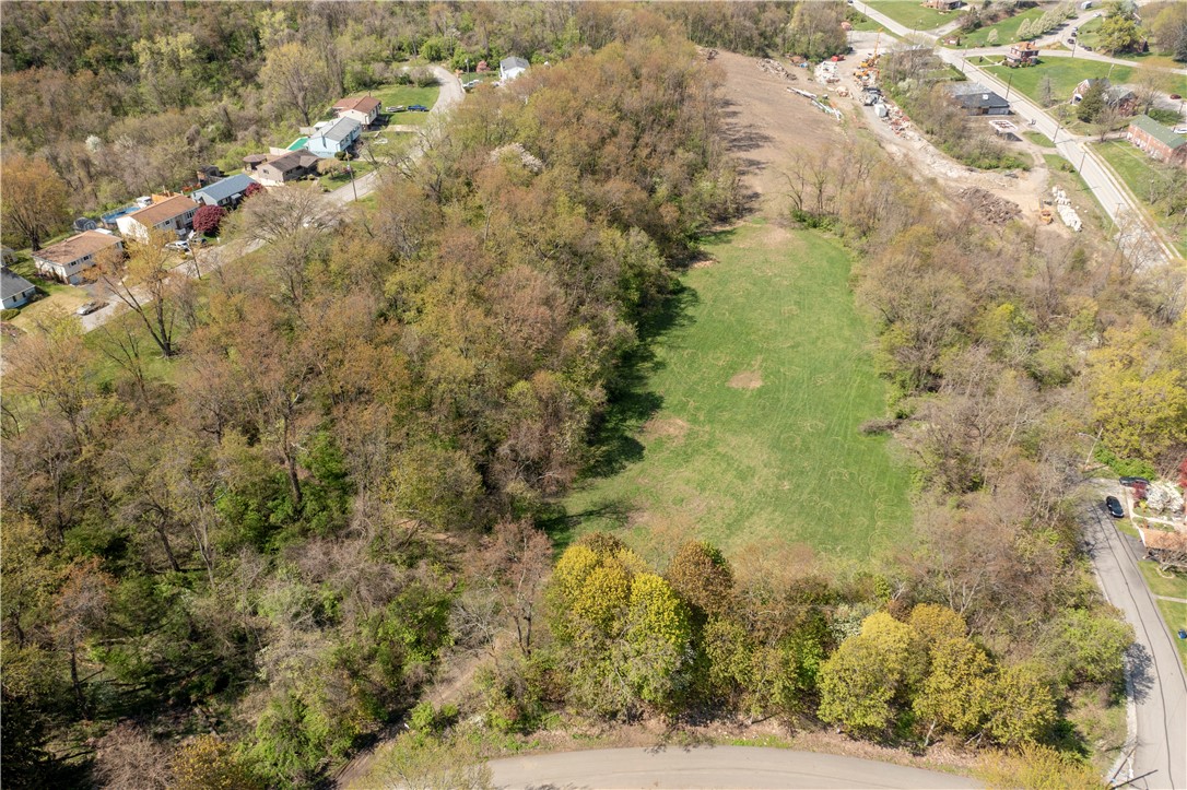 Lafeyette Drive, Clairton, Pennsylvania image 2