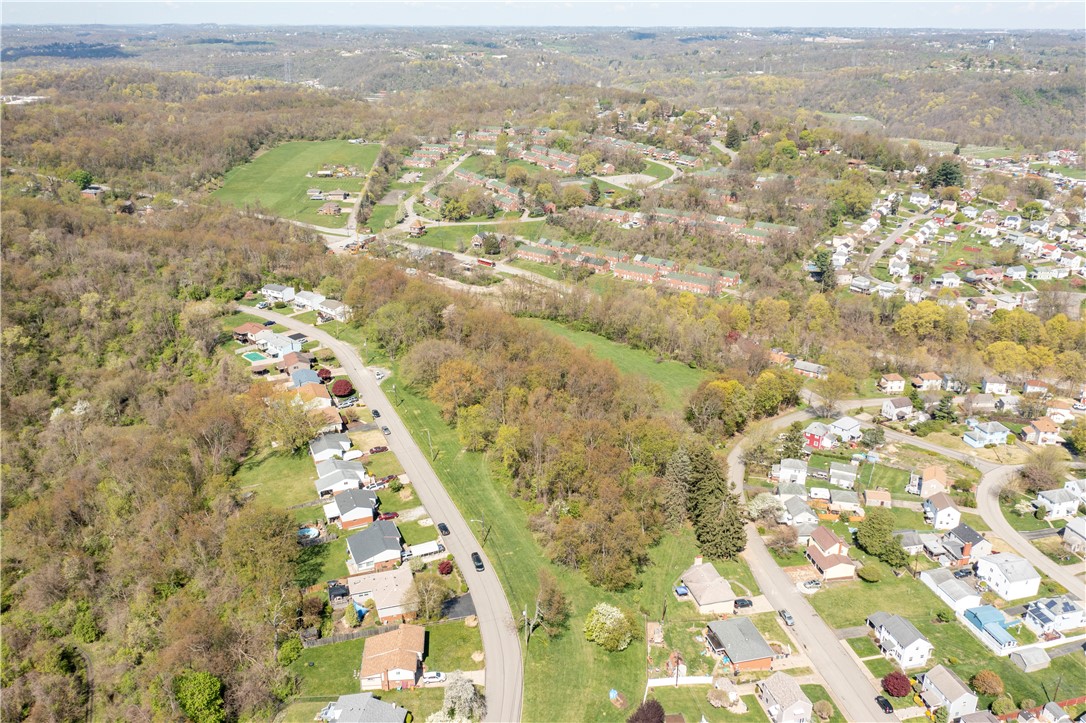 Lafeyette Drive, Clairton, Pennsylvania image 6