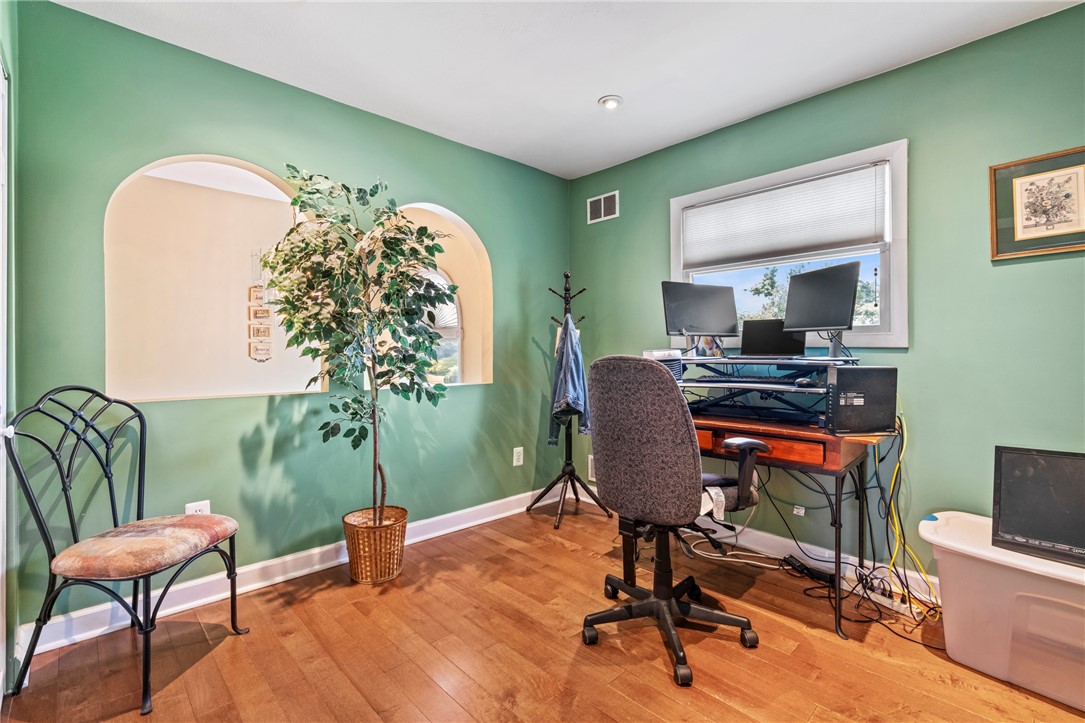 Lincoln Place, Pennsylvania 15207, United States, 4 Bedrooms Bedrooms, ,3 BathroomsBathrooms,Residential,Active,170365