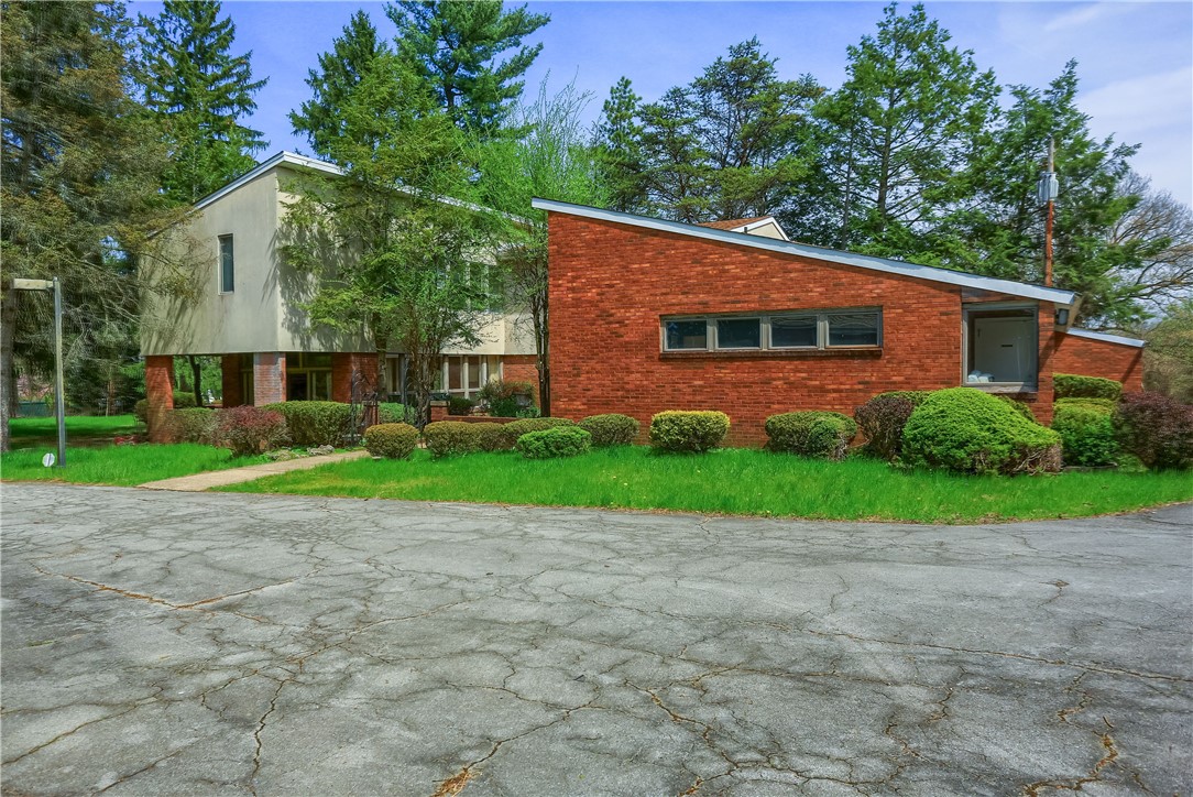 628 Perry Hwy