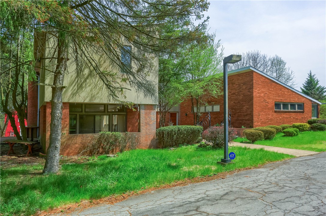 628 Perry Hwy