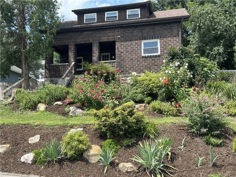 Homes For Sale - 200 Davis Avenue Ave<br/> Shaler, PA 15223